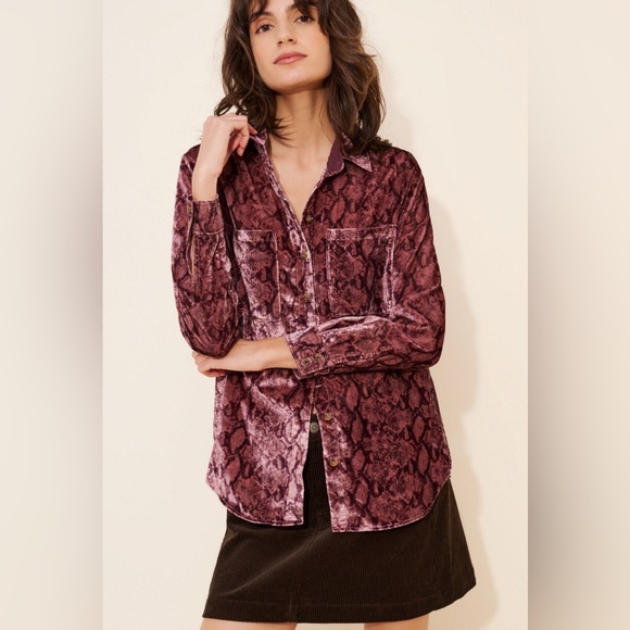 Anthropologie Pilcro Velvet pink Snake Print Button-Down Shirt with pockets - Picture 2 of 7